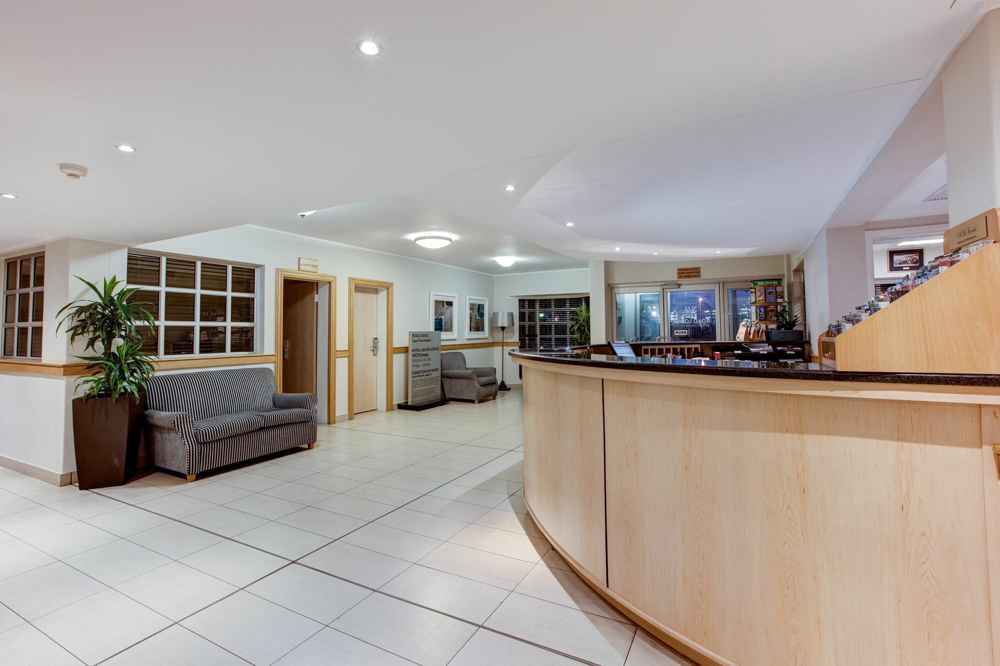 Road Lodge Cape Town International Airport Bagian luar foto